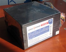 Блок питания компьютерный 550W 12cm LogicPower P4 20+4 PIN, 4-SATA, 2-molex, 2-6pin, 4+4pin